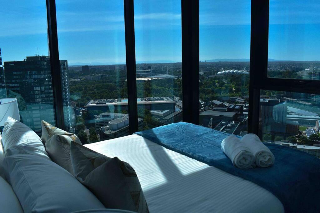 Premier 3 Bedroom Apartment In Southbank — Photos 1